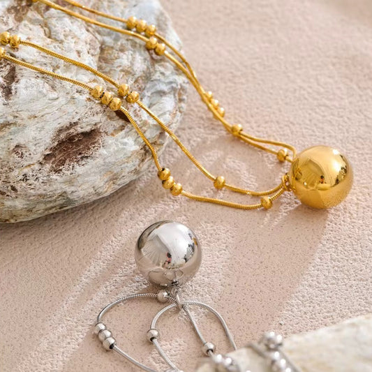 Necklace bolita