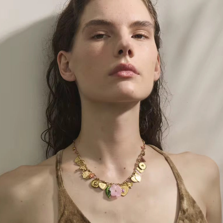 Collar flor rosa
