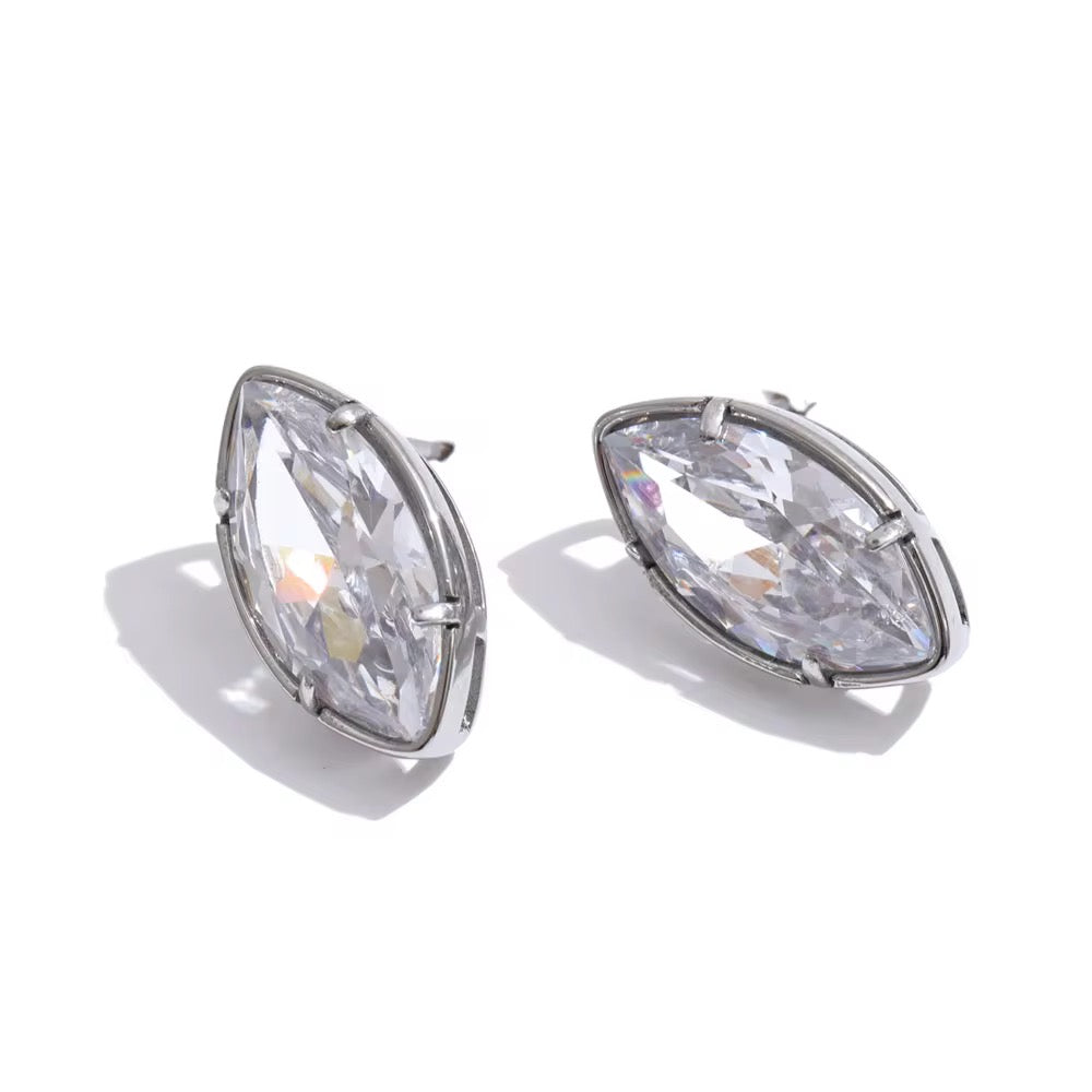 Earring teardrop silver