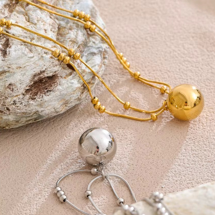 Ball necklace