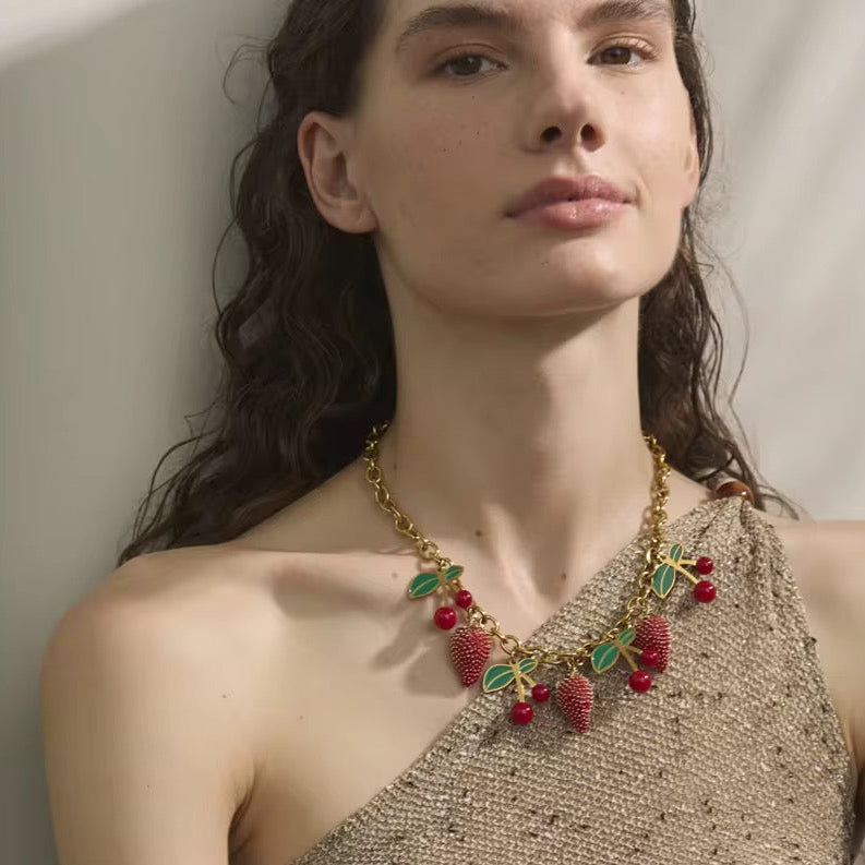 Necklace straw cherry’s