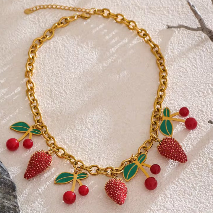 Necklace straw cherry’s